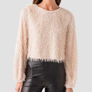 Social Threads En Creme Fringe Top
